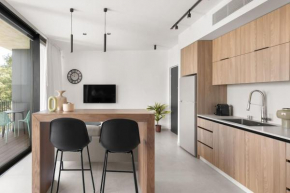 Luxury Studio Beach Flat 107